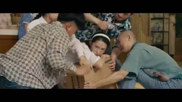 晓梅上一秒女友力爆棚,下一秒在春生怀里掉眼泪!