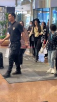 舒淇爱穿裙子的原因找到了:这走路姿势什么情况?