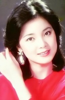 她是王菲的偶像,千亿豪门都不嫁,一生无儿无女,42岁死于感冒