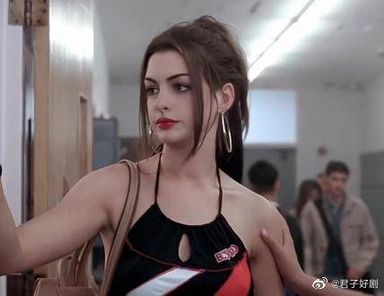 感受一下全美公敌的魅力，每个女人都妒忌她……