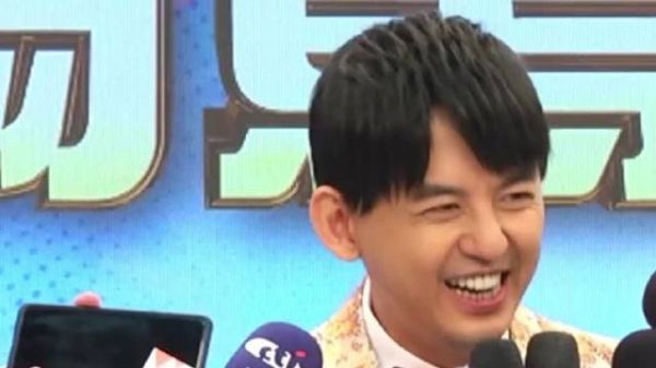台北现场:黄子佼20年前跟大小S三对情侣一起约会……