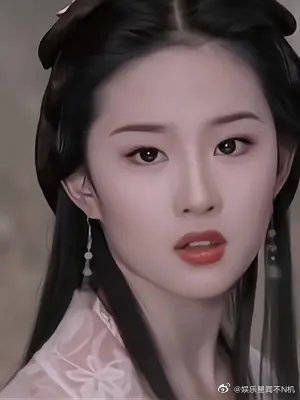 原来真有人十几岁就倾国倾城了,金庸果然没有骗人!