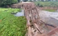 印度又一在建桥梁大雨中坍塌:如纸牌屋般散架 原定去年竣工