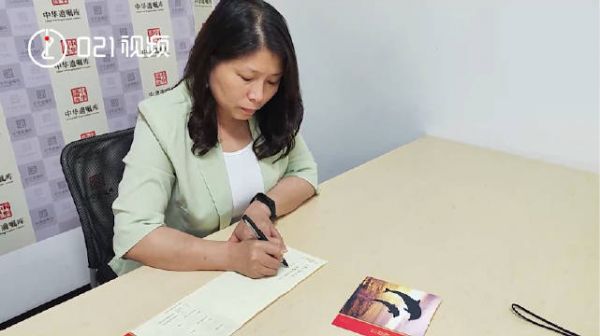 45岁女士立遗嘱把房产给相爱27年的丈夫,十八九岁就相知相爱