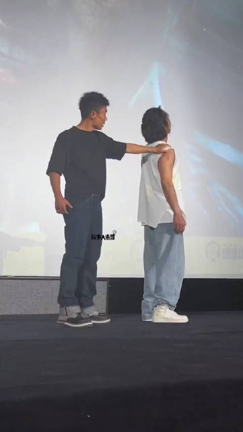 谢苗和释小龙舞台打斗,他俩能够接过吴京的武打片衣钵么?