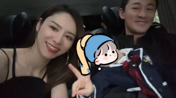 林峯张馨月观看女儿毕业演出，2岁Luna表现自信大方！