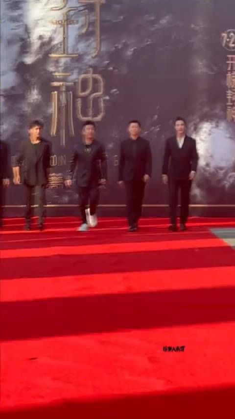 黄渤的鞋是借来的吗?