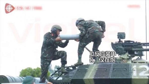 越军改装T-54M亮相,大量外挂装甲块看似先进,主炮仍为100炮