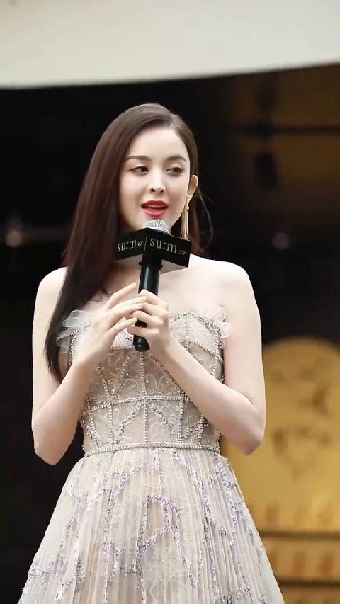 娜扎好美,感觉她香香的