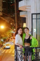 刘雅瑟晒合影为霍汶希庆生 秀美黑腹肌身材苗条