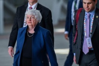 耶伦再谈访华成果：取消关税“为时过早”