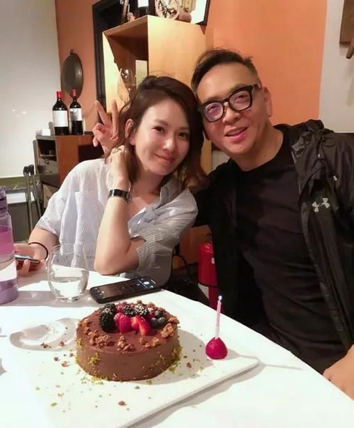 7月9日,melody宣布结束和前夫吴育奇16年的婚姻。