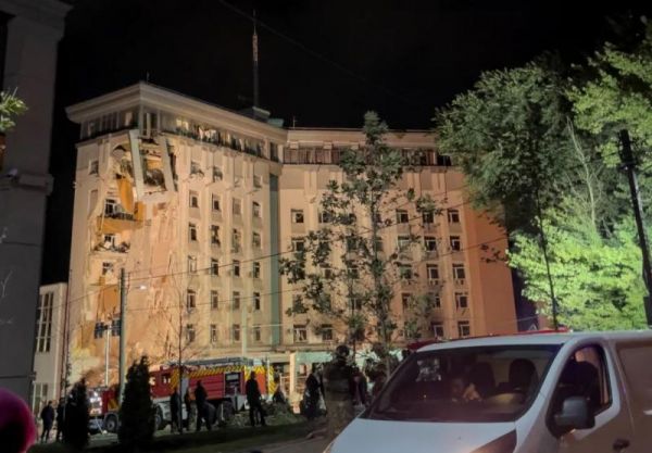 ▲第聂伯罗地区因7月28日俄军导弹袭击而受损的建筑物(路透社)