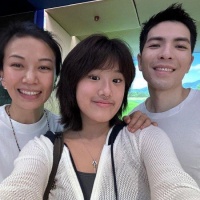 贾静雯长女晒与萧敬腾林有慧合照 喊其干爹干妈