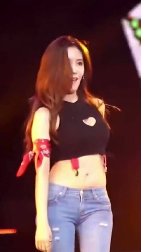 朴孝敏的性感与生俱来 听说女生看了都能流哈喇子？