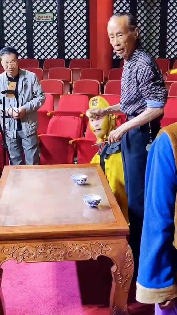 手速真快！不愧为鬼手！这魔术变的，悟空都看懵逼了