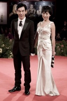 任贤齐18岁女儿罕见曝光，网友惊呼女儿竟然都这么大了！