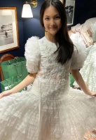 王诗龄假期结束返回英国上学 13岁的她晒出自拍照甜美十足