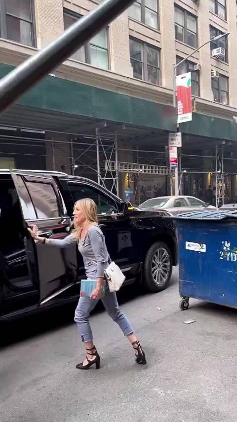 请一个这样的保镖,一个月估计花多少钱……
