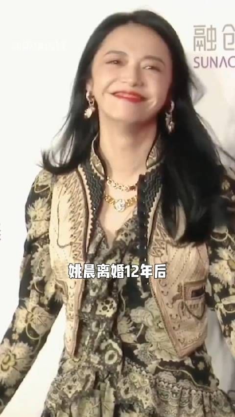 姚晨离婚12年后,再看与前夫凌潇肃的境遇,两人一个天上一个地下