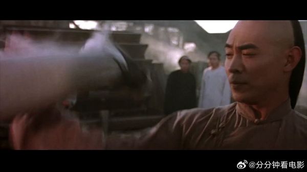 李连杰不愧是功夫皇帝，动作干净利落