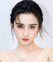 宋祖儿负面缠身墙倒众人推，昔日黑料被曝光，15岁就与富二代恋爱