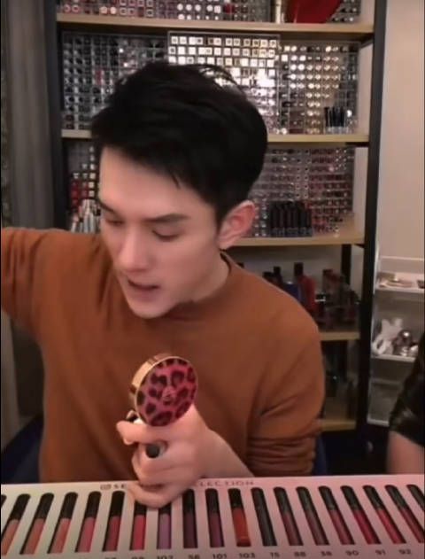李佳琦竟然还在直播里说过这样的话?