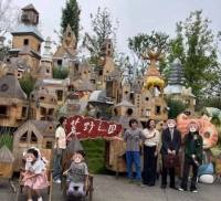 刘烨一家四口外出被遇，儿子诺一长成小帅哥，女儿亭亭玉立