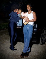 蕾哈娜公开二胎儿子正脸照 双眼皮脸嘟嘟十分可爱