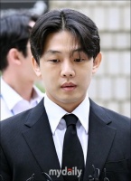 刘亚仁教唆他人吸毒 第二次出席拘留前审讯