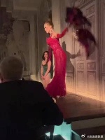 疯马秀表演真是风情万种