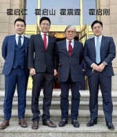 他们穿什么别人都无权指手画脚了……