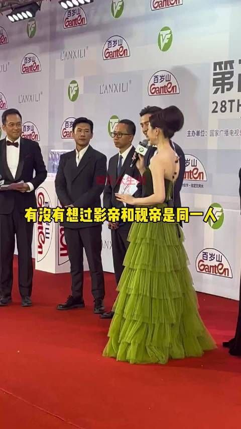胡歌 被问有没有想过影帝视帝是同一个人，都给老胡整害羞啦！
