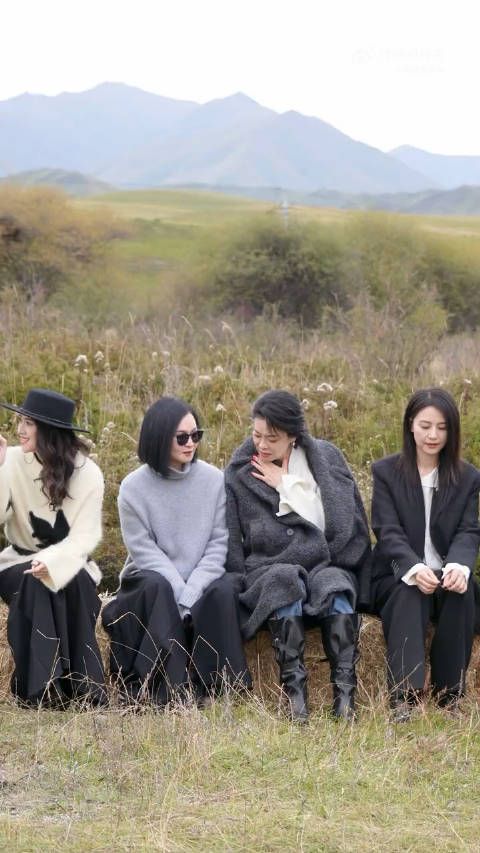 章子怡毛阿敏高圆圆同框看秀 章子怡草原女神