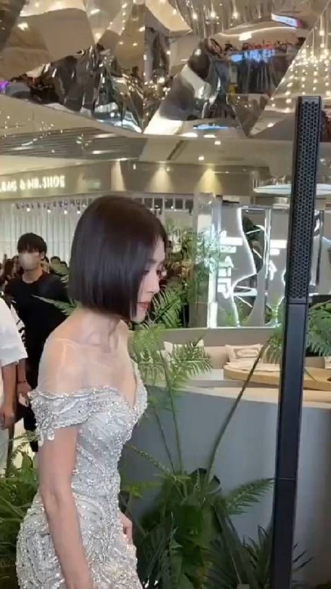 秦岚 鼻子怎么了