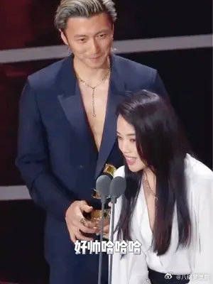 同场出席活动,能被舒淇称赞的男人不多啊……