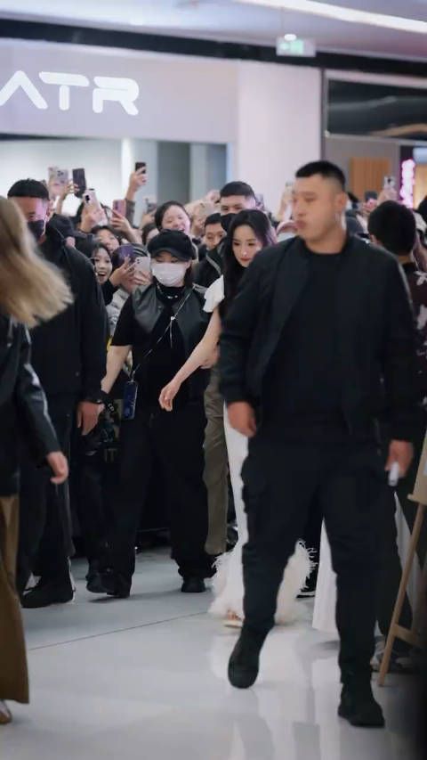 这个身材比例是真实存在的吗!尊嘟好美好美