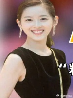 章泽天发文疑似怀三胎，一张孕照换回千亿身价