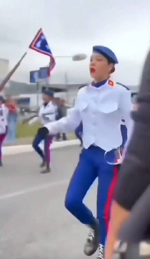 这是那个国家的阅兵呀