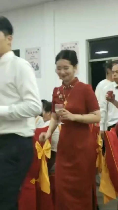 应了那句话,这真是郎才女貌很般配