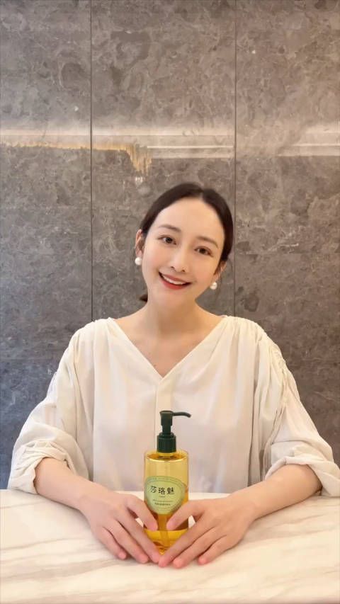 因为王鸥最近视频的状态，很多网友在说王鸥有孕相……