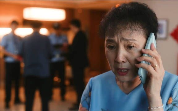 恶毒婆婆的报应终于来了 ,无家可归的公婆向儿媳下跪