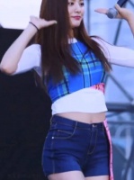 真怀念那些年的韩国女团：感受一下亚洲第一美腿林珍娜演出直拍