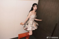 虞书欣最新照片擦边感太强！网友吐槽堪比Lisa的疯马秀，一言难尽