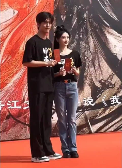 景甜是真的白,白的发光