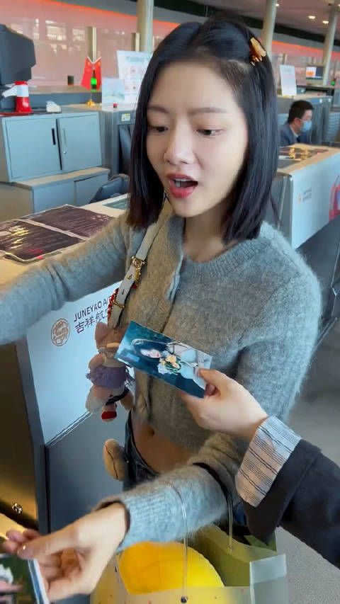 任敏机场生图,这颜值也不普吧?