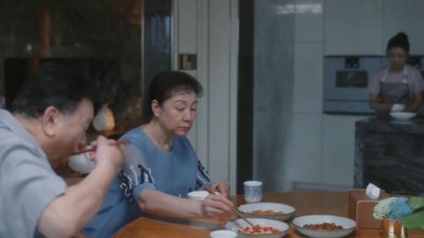 亲妈被恶婆婆害成植物人,气的儿媳直接杀上门,下秒太解气了!