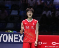 女单半决赛，陈雨菲21-16、21-15战胜韩国选手金佳恩……