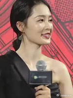 很精致的小美女，身材真好