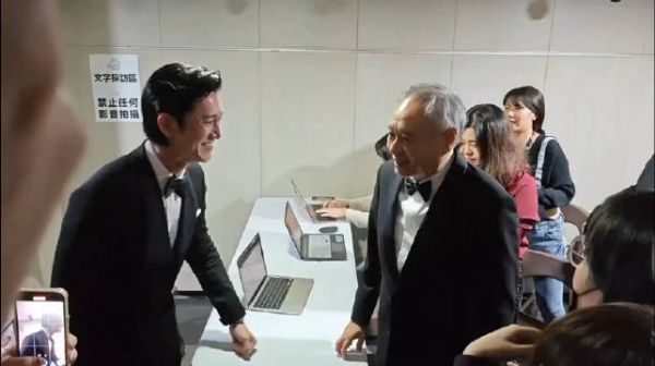 李安导演勉励吴慷仁:太棒了,台湾有你这样的演员。宁愿犯错,不要boring